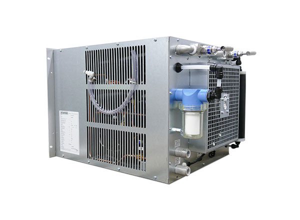 DI recirculating chiller in 19" rack housing 9 HE back