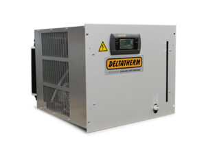 DI recirculating chiller in 19" rack housing 9 HE