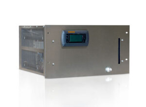 Recirculating chiller or heat exchanger in 19" rack housing 6 HE